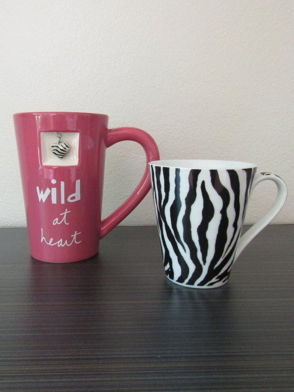 1 Sandra Magsamen 🦓Wild At Heart + 1 Tienshan Mug (2 Cups)